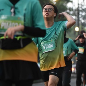 Race photo from BAUR RUN 2025