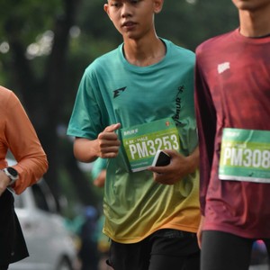 Race photo from BAUR RUN 2025