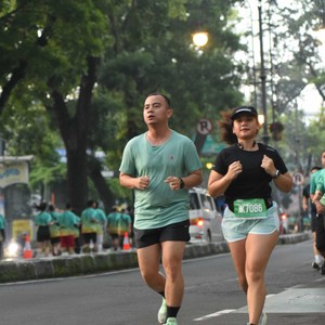 Race photo from BAUR RUN 2025