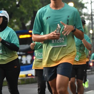 Race photo from BAUR RUN 2025