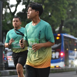 Race photo from BAUR RUN 2025