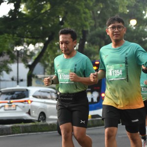 Race photo from BAUR RUN 2025