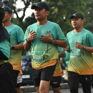 Race photo from BAUR RUN 2025