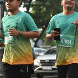 Race photo from BAUR RUN 2025