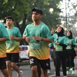Race photo from BAUR RUN 2025