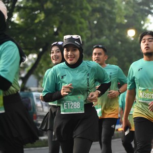 Race photo from BAUR RUN 2025