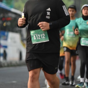 Race photo from BAUR RUN 2025