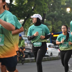 Race photo from BAUR RUN 2025