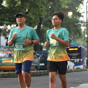 Race photo from BAUR RUN 2025