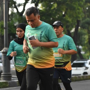 Race photo from BAUR RUN 2025