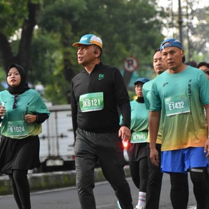 Race photo from BAUR RUN 2025