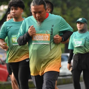 Race photo from BAUR RUN 2025