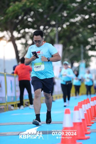 Race photo from KBP City Run 2024