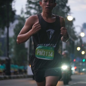Race photo from BAUR RUN 2025