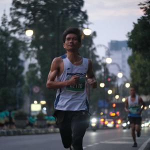 Race photo from BAUR RUN 2025