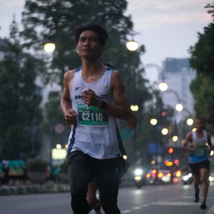 Race photo from BAUR RUN 2025