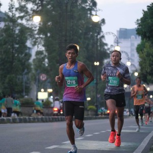 Race photo from BAUR RUN 2025