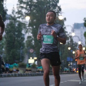 Race photo from BAUR RUN 2025