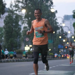 Race photo from BAUR RUN 2025