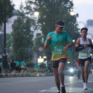 Race photo from BAUR RUN 2025