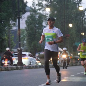 Race photo from BAUR RUN 2025