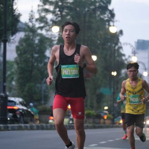 Race photo from BAUR RUN 2025