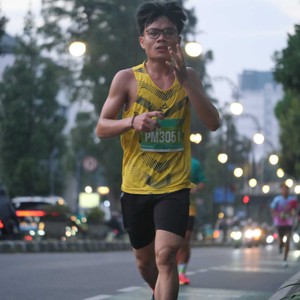Race photo from BAUR RUN 2025