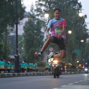 Race photo from BAUR RUN 2025