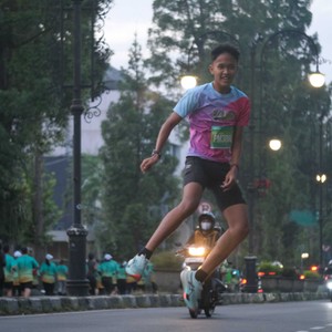 Race photo from BAUR RUN 2025