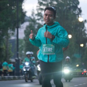 Race photo from BAUR RUN 2025