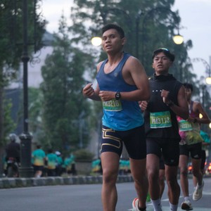 Race photo from BAUR RUN 2025