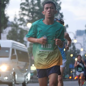 Race photo from BAUR RUN 2025