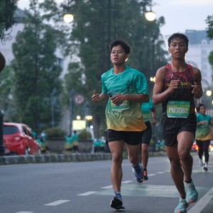 Race photo from BAUR RUN 2025