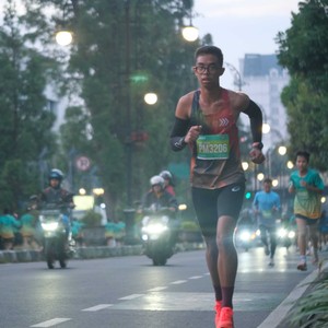 Race photo from BAUR RUN 2025