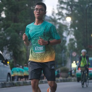 Race photo from BAUR RUN 2025