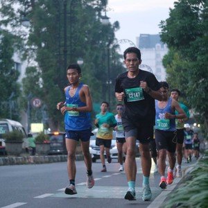 Race photo from BAUR RUN 2025