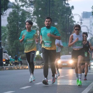 Race photo from BAUR RUN 2025