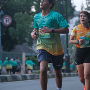 Race photo from BAUR RUN 2025