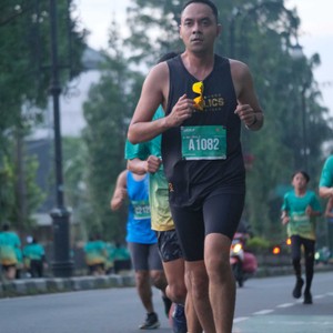 Race photo from BAUR RUN 2025