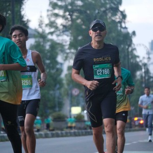 Race photo from BAUR RUN 2025