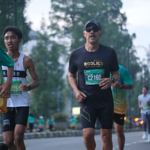 Race photo from BAUR RUN 2025