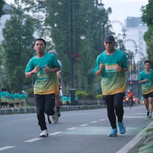 Race photo from BAUR RUN 2025