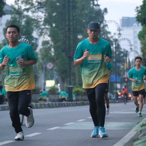 Race photo from BAUR RUN 2025