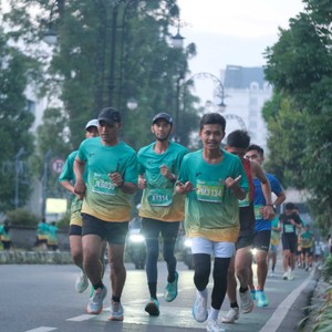 Race photo from BAUR RUN 2025