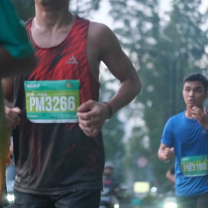 Race photo from BAUR RUN 2025