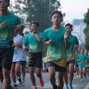 Race photo from BAUR RUN 2025