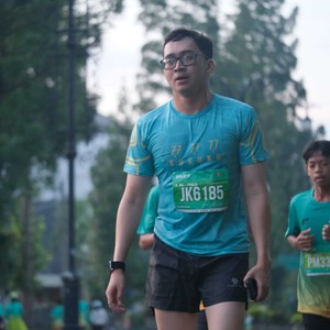Race photo from BAUR RUN 2025
