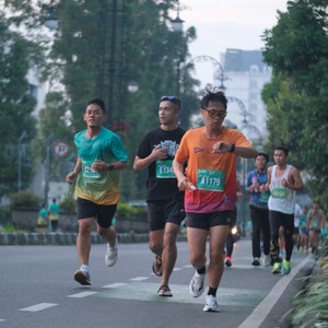Race photo from BAUR RUN 2025