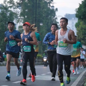 Race photo from BAUR RUN 2025