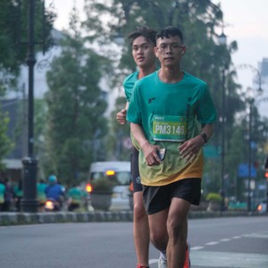 Race photo from BAUR RUN 2025
